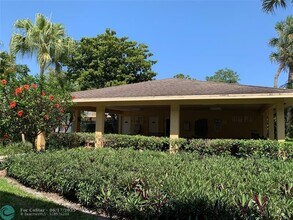 5168 NE 6th Ave in Oakland Park, FL - Building Photo - Building Photo