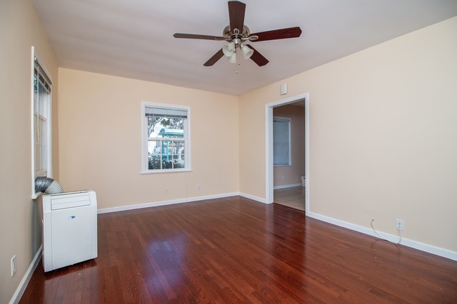 5107 Overland Ave in Culver City, CA - Building Photo - Building Photo