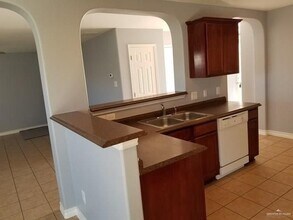 419 W Figueroa St in Edinburg, TX - Building Photo - Building Photo