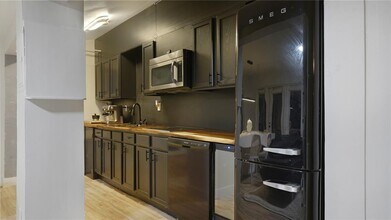 1645 NE 9th Ave, Unit 2 in Fort Lauderdale, FL - Foto de edificio - Building Photo