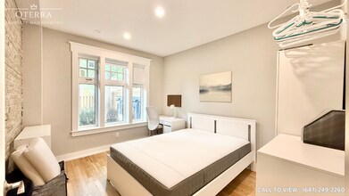 2-216 Seaton St in Toronto, ON - Building Photo - Building Photo