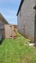 813 Vlg Brk Dr in Willis, TX - Building Photo - Building Photo