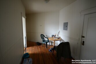 1350 Commonwealth Ave, Unit 19 in Boston, MA - Foto de edificio - Building Photo