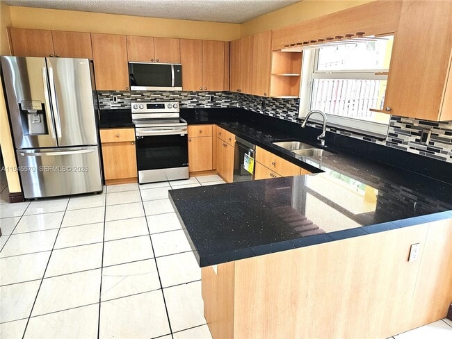 11025 SW 156th Pl in Miami, FL - Building Photo - Building Photo