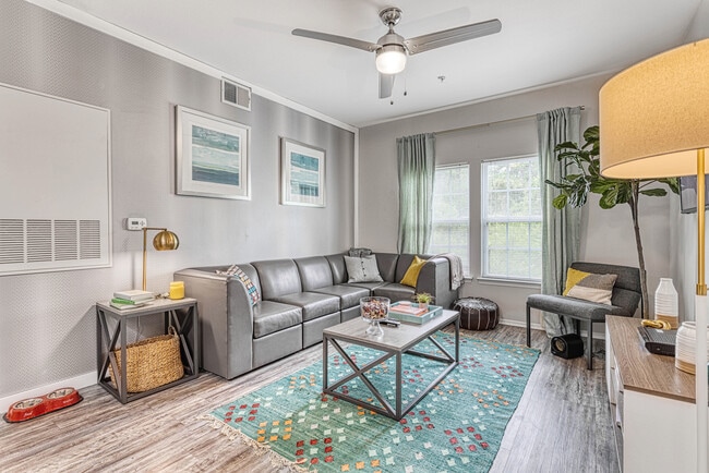 Orion on Orpington in Orlando, FL - Building Photo - Interior Photo