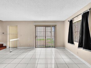 5710 NW 21st St in Lauderhill, FL - Building Photo - Building Photo