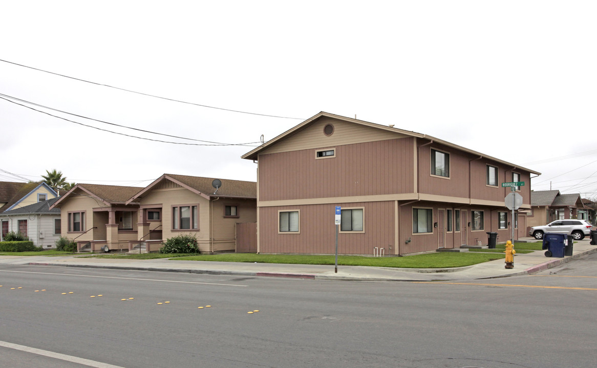 105-109 Kearney St in Watsonville, CA - Building Photo