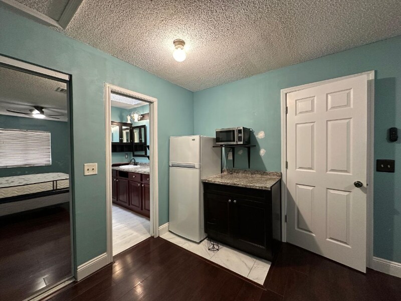 106 Coralwood Cir in Kissimmee, FL - Foto de edificio