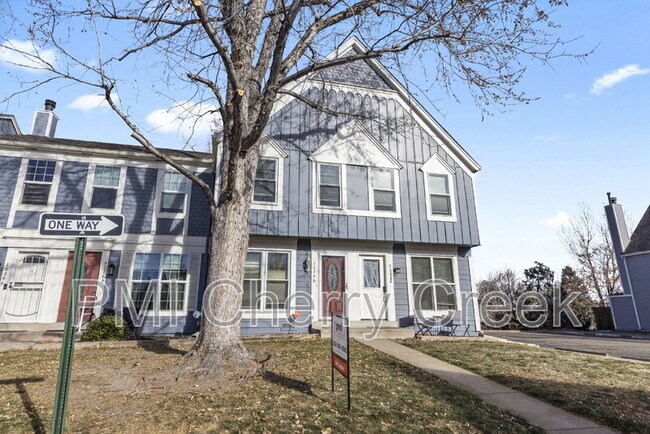 2228 S Jasper Way in Aurora, CO - Building Photo - Building Photo