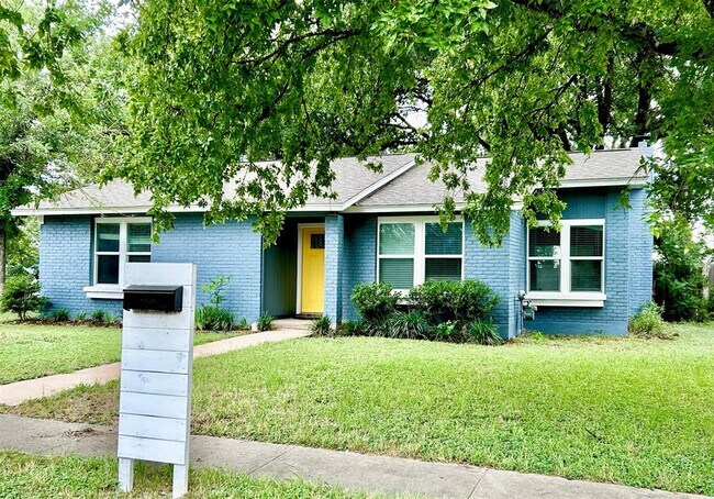 property at 4914 Scarsdale Dr