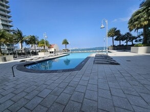 1155 Brickell Bay Dr, Unit 3408 in Miami, FL - Foto de edificio - Building Photo