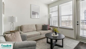 91 Jensen Dr in Houston, TX - Building Photo