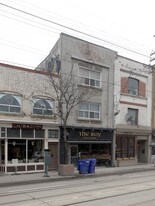 894 Queen St E in Toronto, ON - Building Photo