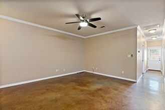 3320 General Pkwy in College Station, TX - Building Photo - Building Photo