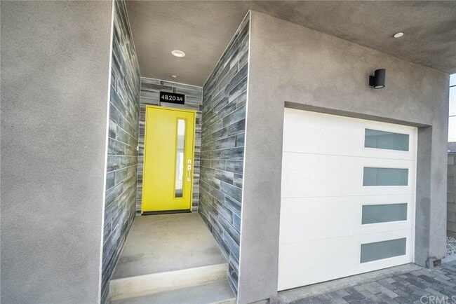 4820 St Charles Pl, Unit Back unit in Los Angeles, CA - Foto de edificio - Building Photo