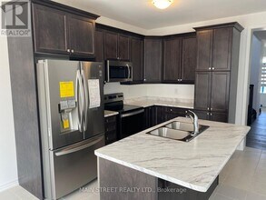 867 Whitlock Ave in Milton, ON - Building Photo - Building Photo