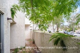 3342 Darby St in Simi Valley, CA - Building Photo