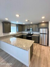 501 Paradise Creek Dr in Reno, NV - Foto de edificio - Building Photo