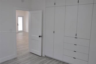 261 NW 46th Ave in Miami, FL - Building Photo - Building Photo