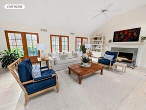 7 Briarsweet Ln in East Hampton, NY - Building Photo - Building Photo