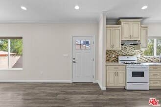 6715 Cedros Ave in Los Angeles, CA - Building Photo - Building Photo