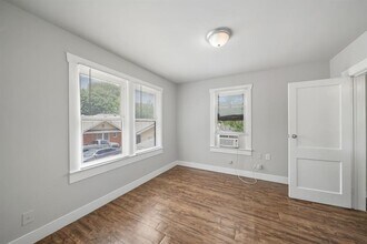 8402 Brockton St-Unit -2 in Houston, TX - Building Photo - Building Photo