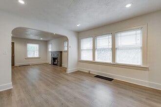 923 E Loren St in Springfield, MO - Building Photo - Building Photo