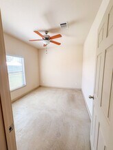 1100 W 16th St in Cameron, TX - Building Photo - Building Photo