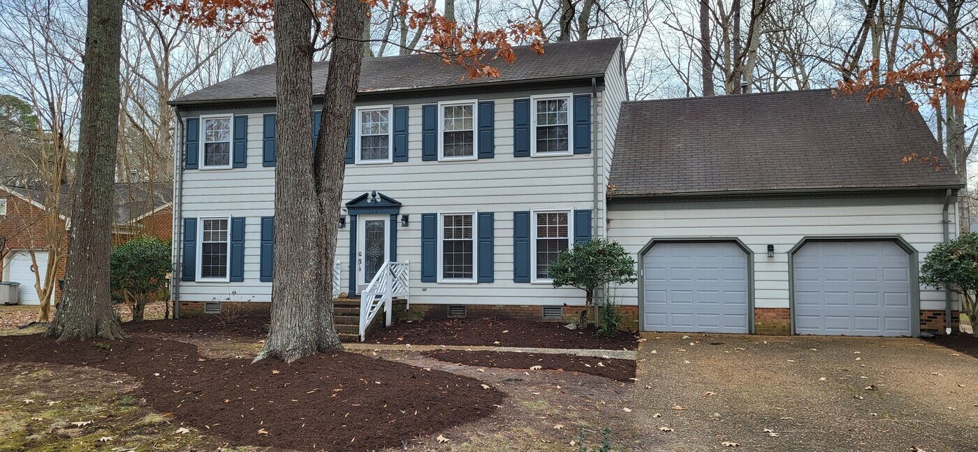 104 Mobjack Loop in Yorktown, VA - Building Photo