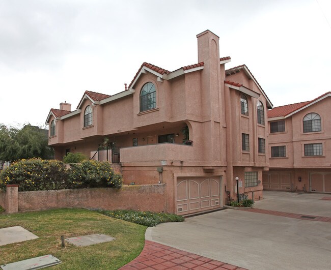 1017-1021 Golden West Ave in Arcadia, CA - Foto de edificio - Building Photo