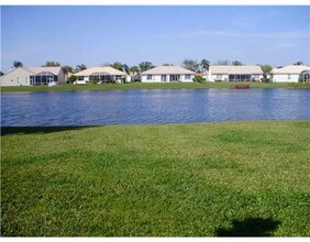 8495 Lakepoint Ct in Wellington, FL - Building Photo - Building Photo