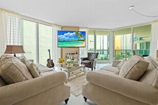150 Sunny Isles Blvd in Sunny Isles Beach, FL - Building Photo