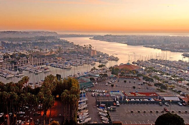 property at 13650 marina pointe Dr