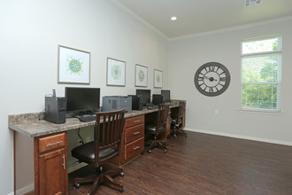 Walnut Park Manor 62+ Senior Living Community in Sapulpa, OK - Foto de edificio - Interior Photo