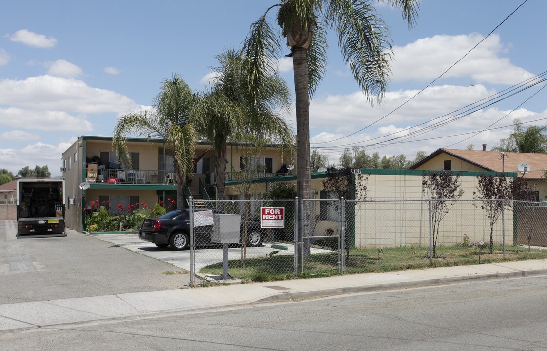 10753-10755 Wells Ave in Riverside, CA - Building Photo