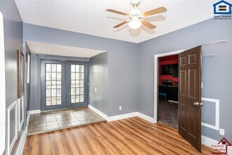 912 W Scott Ave in Knoxville, TN - Foto de edificio - Building Photo