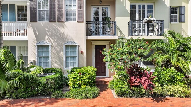 1054 E Heritage Club Cir in Delray Beach, FL - Building Photo - Building Photo