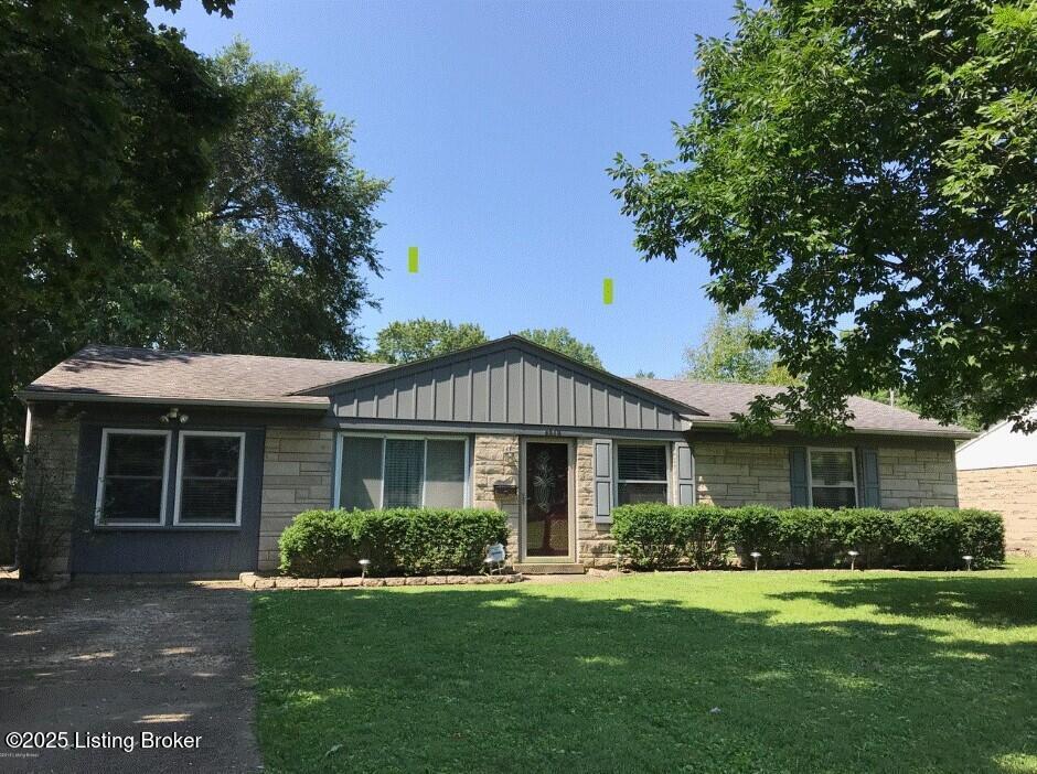 2010 Cedarcrest Dr in Louisville, KY - Building Photo