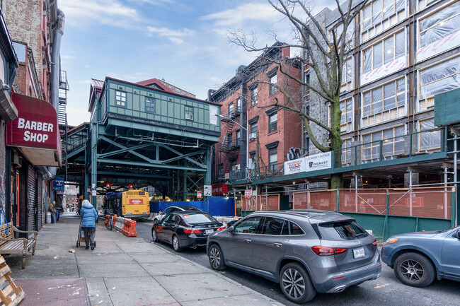 297 Broadway in Brooklyn, NY - Foto de edificio - Building Photo
