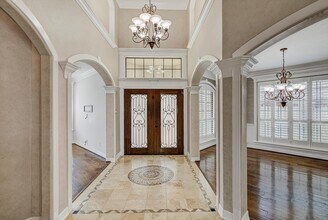 18422 Windsor Lakes Dr in Houston, TX - Building Photo - Building Photo
