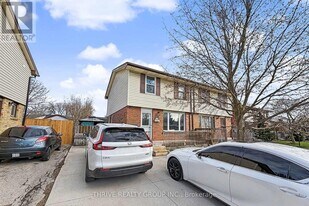218 Admiral Dr in London, ON - Building Photo