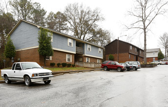 Park Creek Apartments in Raleigh, NC - Building Photo - Building Photo