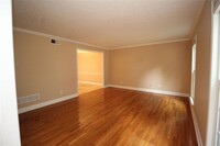 190 Barrington Dr E in Roswell, GA - Building Photo - Building Photo