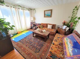 16 Leyden St, Unit 2 in Medford, MA - Building Photo