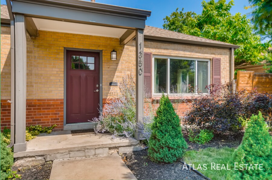 1350 Newport St in Denver, CO - Building Photo
