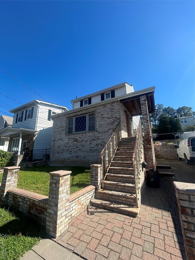 168 King Ave in Yonkers, NY - Building Photo - Building Photo