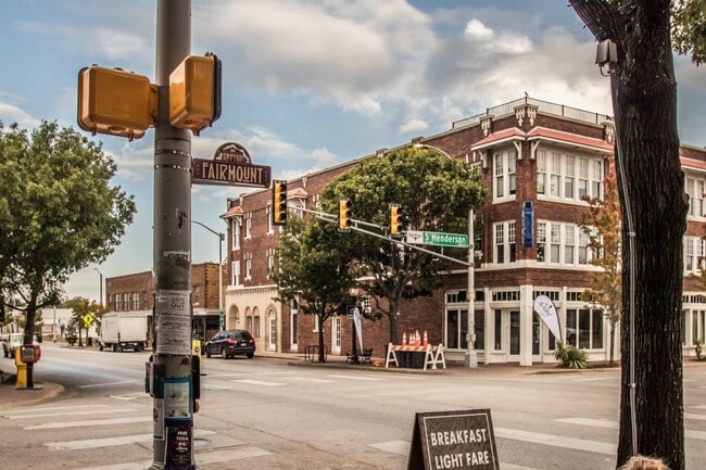 1117 W Magnolia Ave in Fort Worth, TX - Building Photo - Building Photo