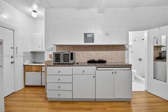 3409 S Le Jeune Rd in Miami, FL - Building Photo - Building Photo