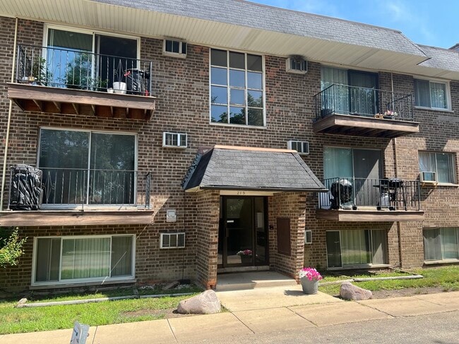 215 Hale St