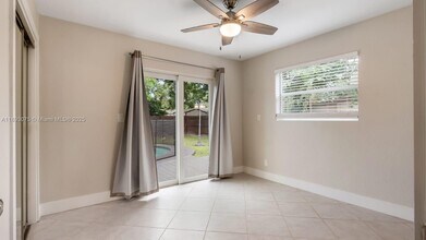 740 Beachwood Ln in Plantation, FL - Foto de edificio - Building Photo